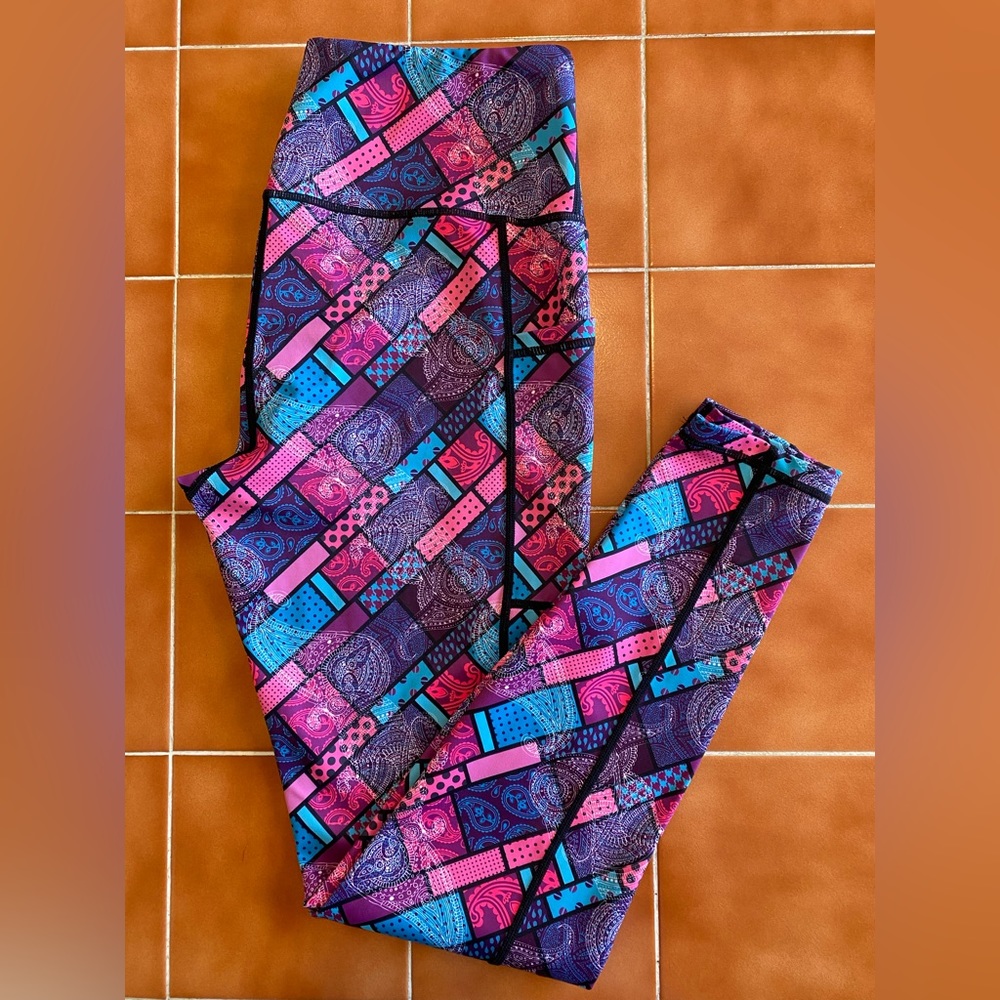 CVG Full Length Purple Paisley Leggings, Size Medium